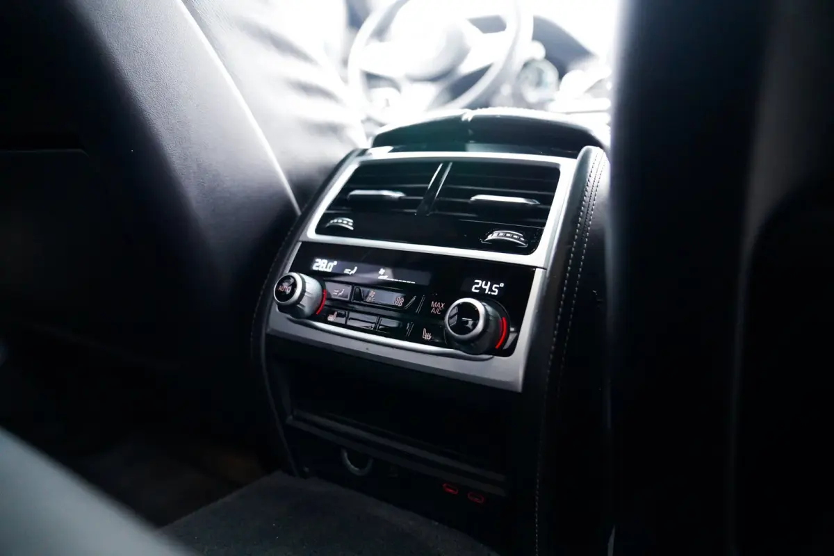 745e High Executive | Massage | Softclose | Achterbankverwarming | 360 | Head Up Display | Carplay