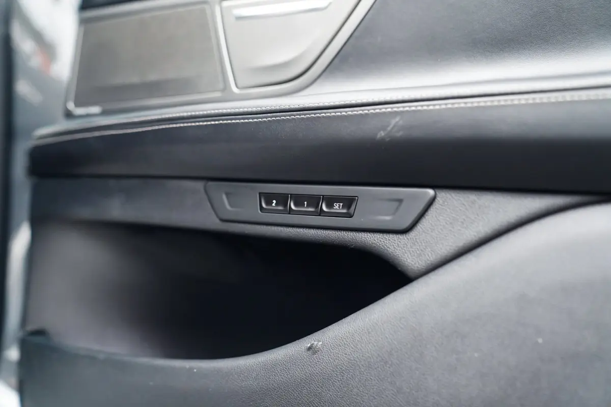 745e High Executive | Massage | Softclose | Achterbankverwarming | 360 | Head Up Display | Carplay