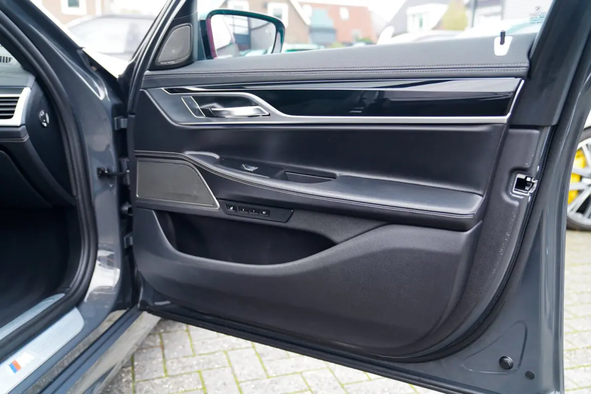 745e High Executive | Massage | Softclose | Achterbankverwarming | 360 | Head Up Display | Carplay