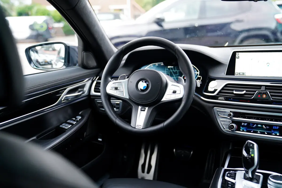 745e High Executive | Massage | Softclose | Achterbankverwarming | 360 | Head Up Display | Carplay