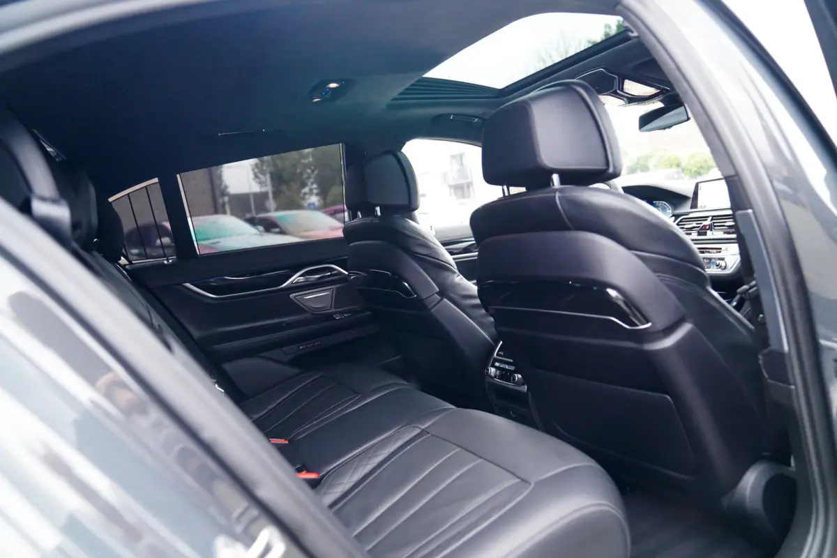 745e High Executive | Massage | Softclose | Achterbankverwarming | 360 | Head Up Display | Carplay