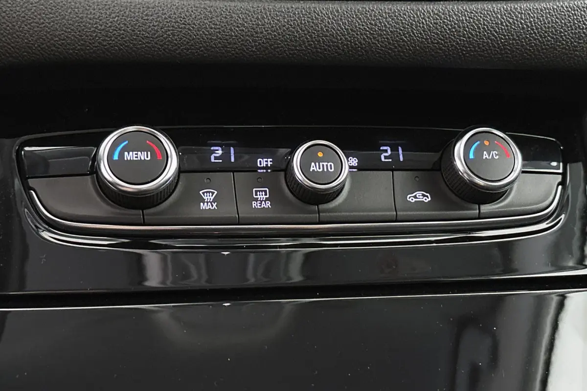 1.6 Turbo Plug-In Hybrid Level 3 GS Navi Camera Apple CarPLay