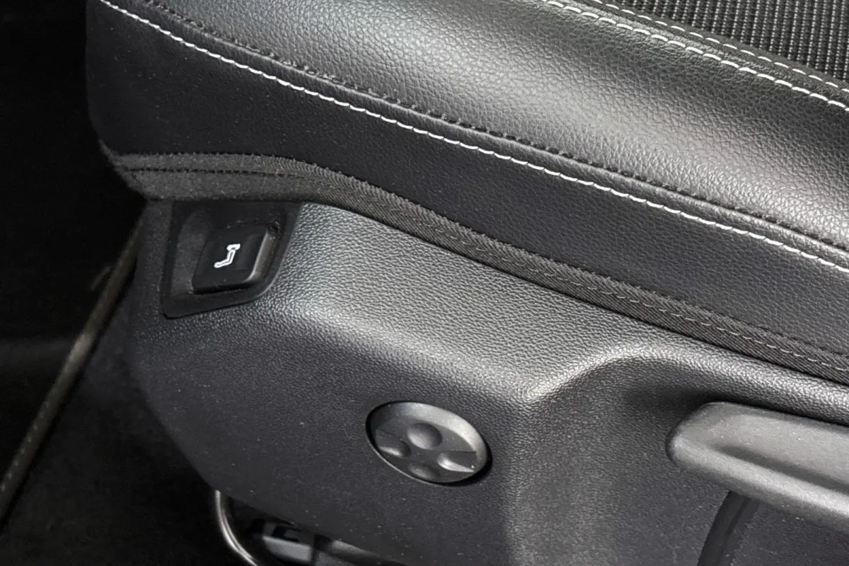 1.6 Turbo Plug-In Hybrid Level 3 GS Navi Camera Apple CarPLay