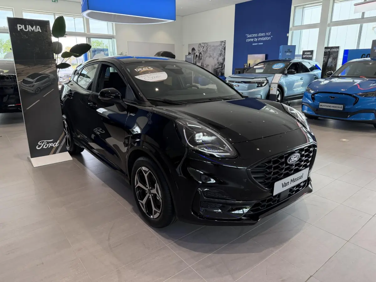 1.0 EcoBoost ST-Line | Direct leverbaar | €8725,- voorraad voordeel | Winter pack | Comfort Pack |