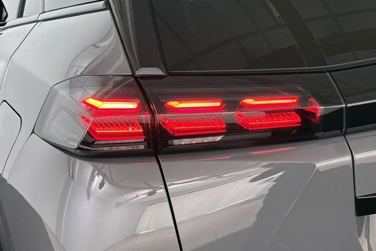 EV GT 54 kWh Panoramadak Keyless Camera
