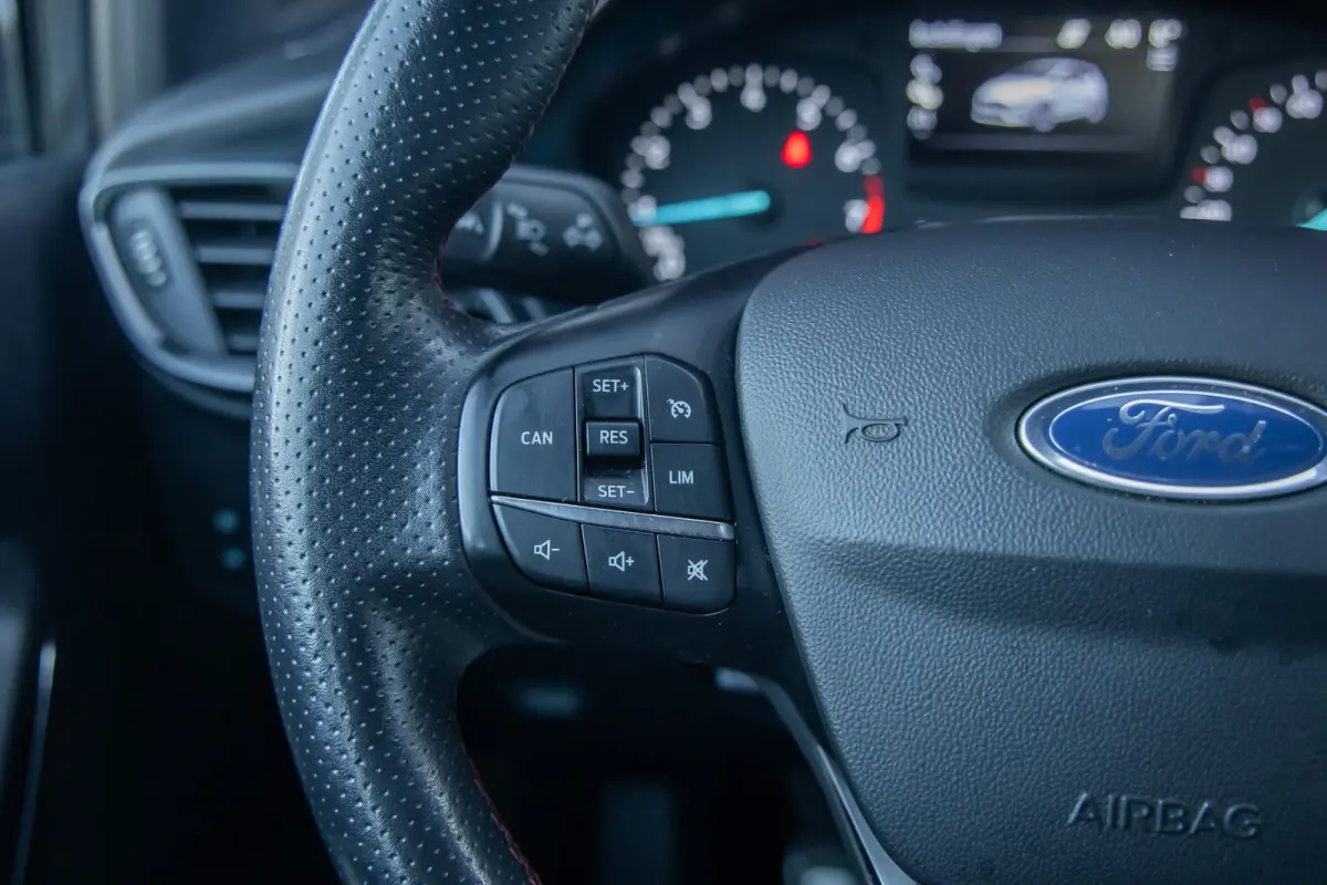 1.0 EcoBoost ST-Line | Trekhaak | Apple Carplay/Android Auto | Cruise control | Parkeersensoren | Airco | Apple Carplay/Android Auto|telefoonintegratie premium | Cruise control | Lichtmetale