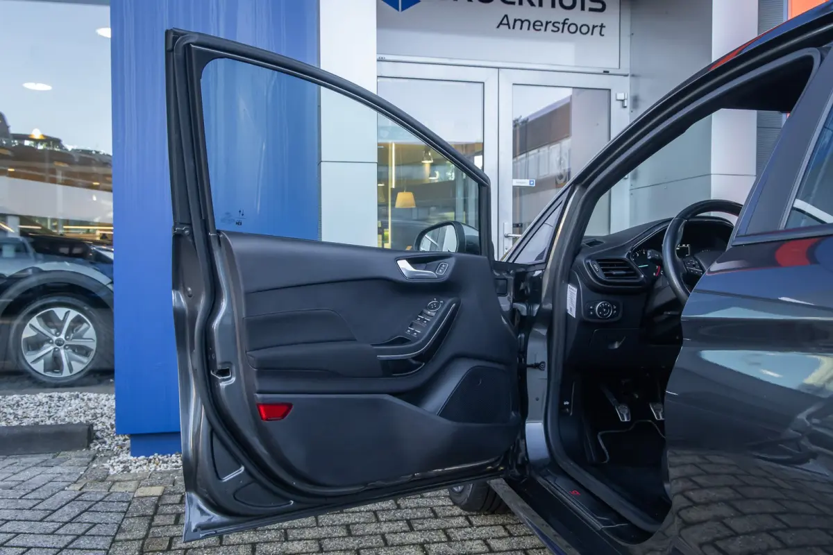 1.0 EcoBoost ST-Line | Trekhaak | Apple Carplay/Android Auto | Cruise control | Parkeersensoren | Airco | Apple Carplay/Android Auto|telefoonintegratie premium | Cruise control | Lichtmetale