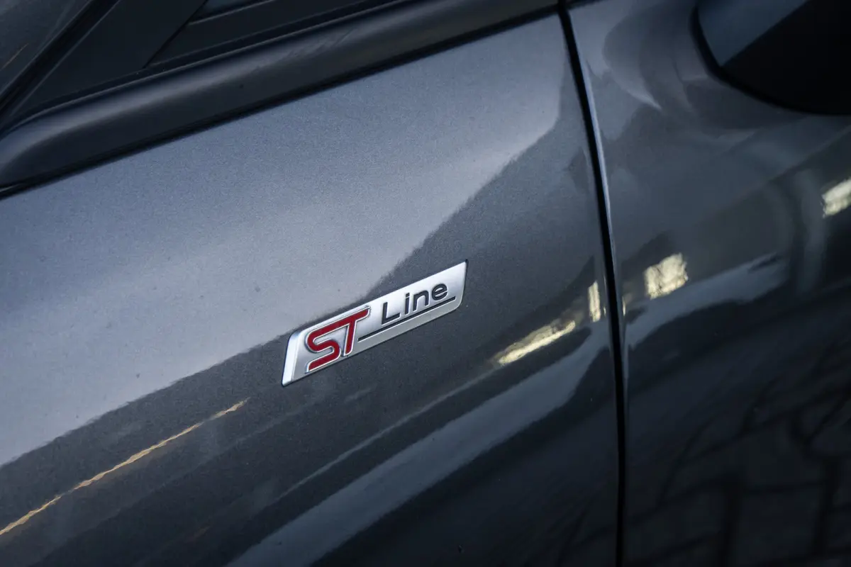 1.0 EcoBoost ST-Line | Trekhaak | Apple Carplay/Android Auto | Cruise control | Parkeersensoren | Airco | Apple Carplay/Android Auto|telefoonintegratie premium | Cruise control | Lichtmetale