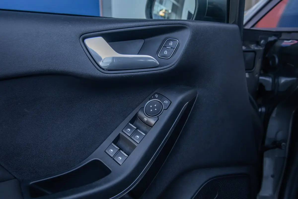1.0 EcoBoost ST-Line | Trekhaak | Apple Carplay/Android Auto | Cruise control | Parkeersensoren | Airco | Apple Carplay/Android Auto|telefoonintegratie premium | Cruise control | Lichtmetale