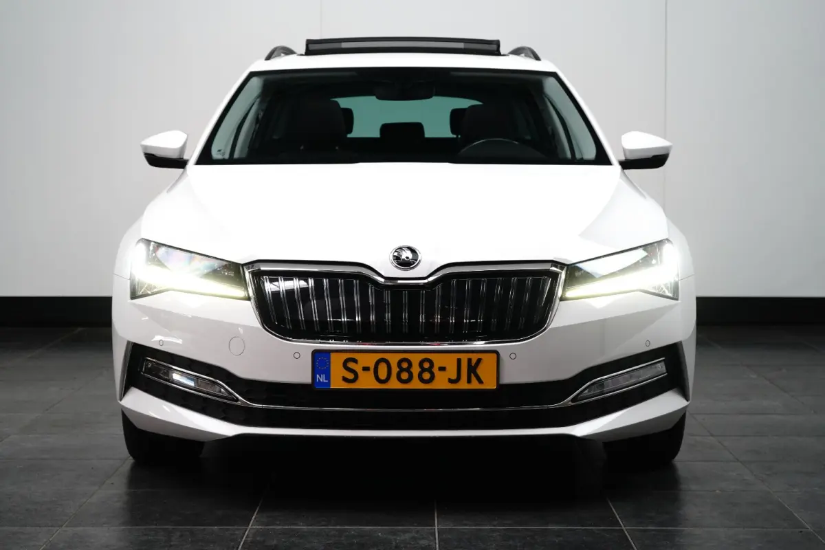 1.4 TSI iV 218PK PHEV DSG-6 Business Edition Plus | PANORAMADAK | STUUR+STOELVERW. | CAMERA | CARPLAY | NAVIGATIE | 18 INCH | CLIMATE CONTROL |