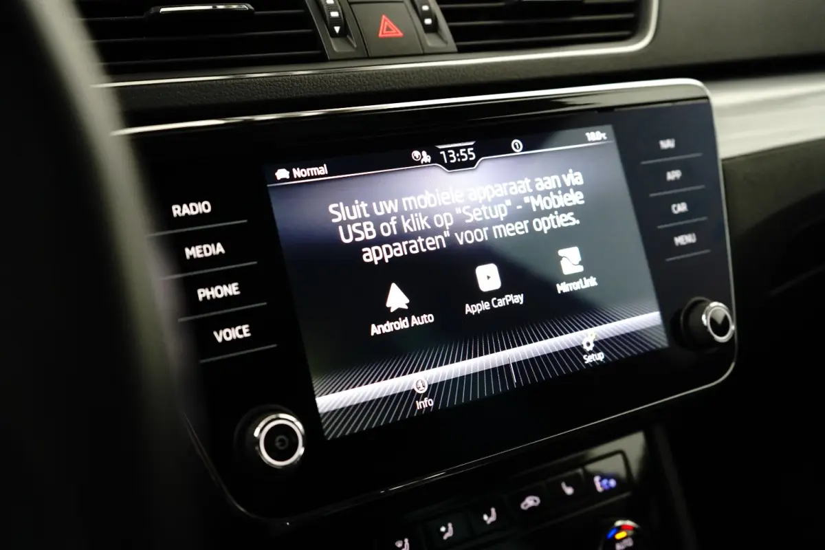 1.4 TSI iV 218PK PHEV DSG-6 Business Edition Plus | PANORAMADAK | STUUR+STOELVERW. | CAMERA | CARPLAY | NAVIGATIE | 18 INCH | CLIMATE CONTROL |