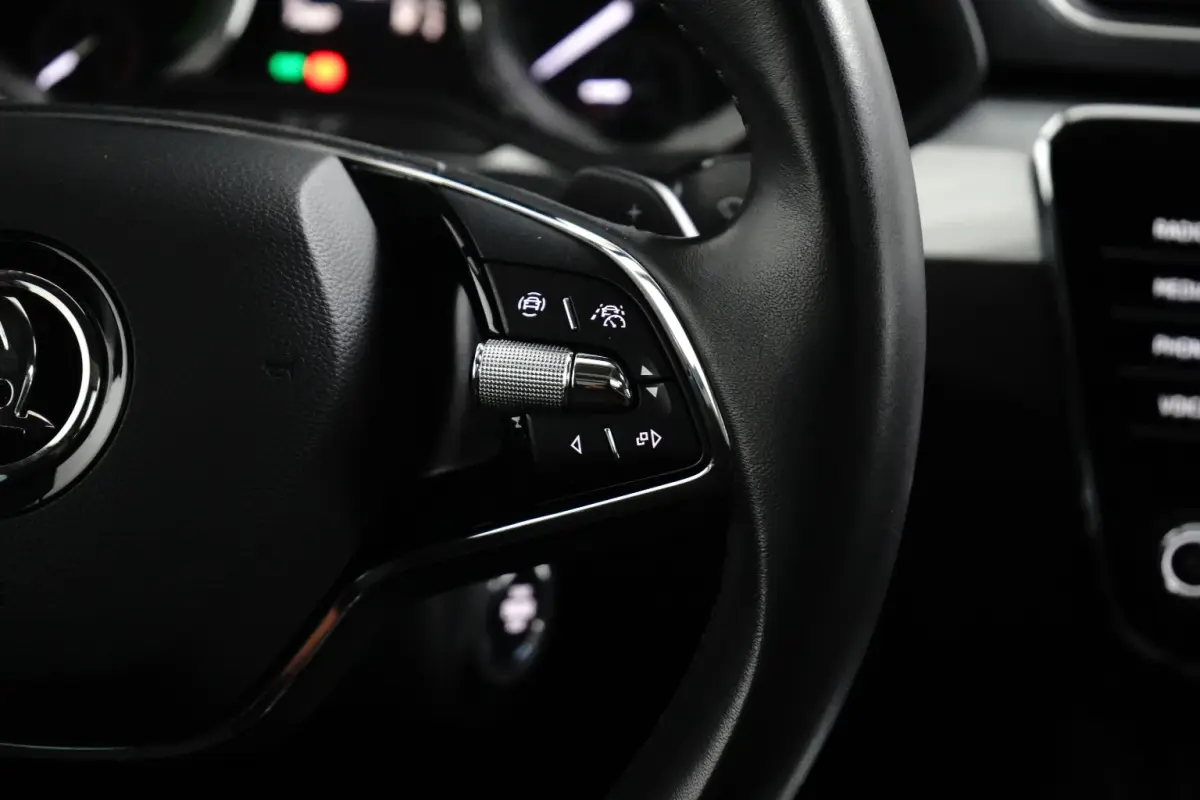 1.4 TSI iV 218PK PHEV DSG-6 Business Edition Plus | PANORAMADAK | STUUR+STOELVERW. | CAMERA | CARPLAY | NAVIGATIE | 18 INCH | CLIMATE CONTROL |