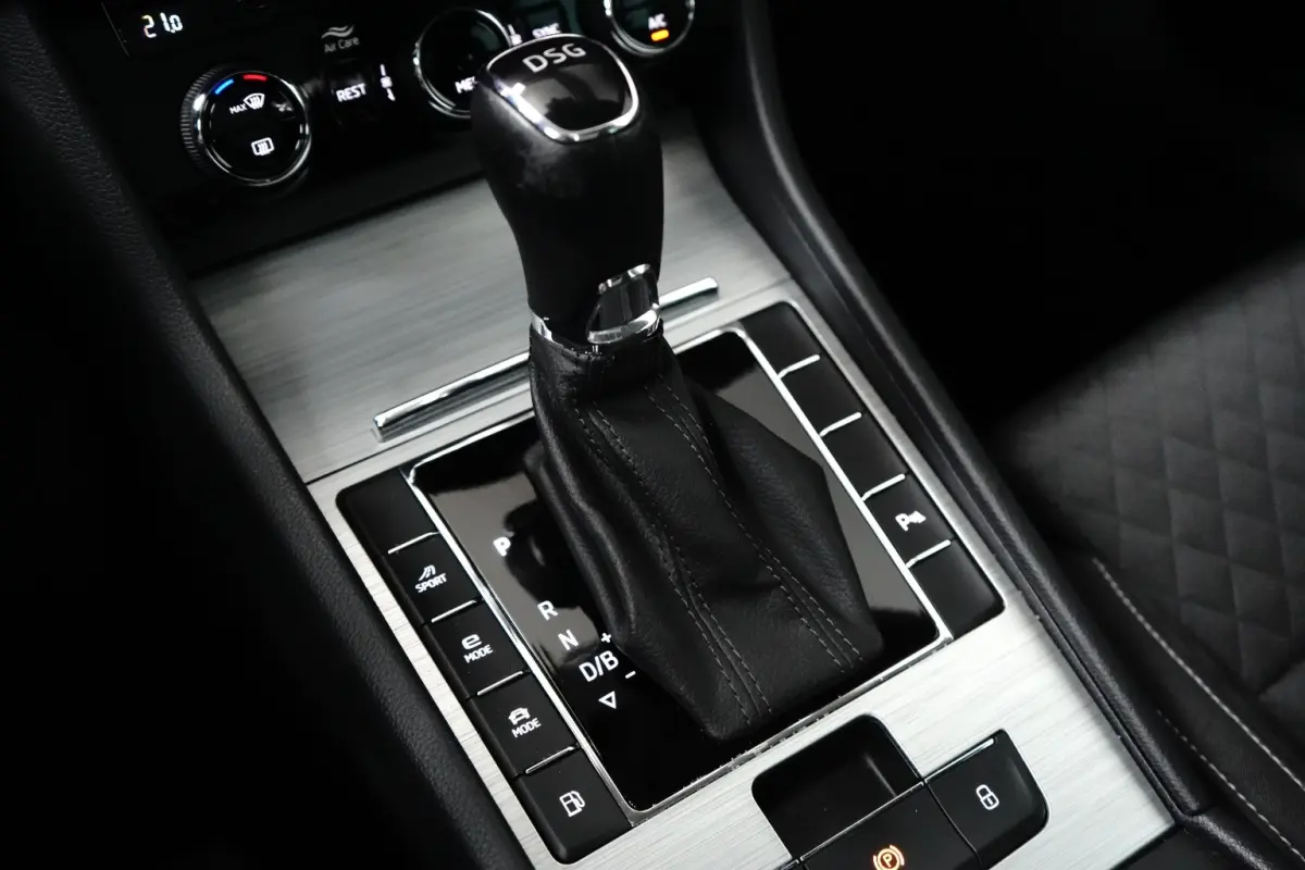 1.4 TSI iV 218PK PHEV DSG-6 Business Edition Plus | PANORAMADAK | STUUR+STOELVERW. | CAMERA | CARPLAY | NAVIGATIE | 18 INCH | CLIMATE CONTROL |