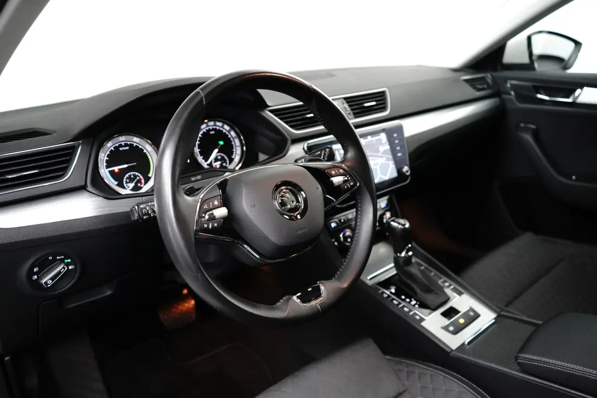 1.4 TSI iV 218PK PHEV DSG-6 Business Edition Plus | PANORAMADAK | STUUR+STOELVERW. | CAMERA | CARPLAY | NAVIGATIE | 18 INCH | CLIMATE CONTROL |
