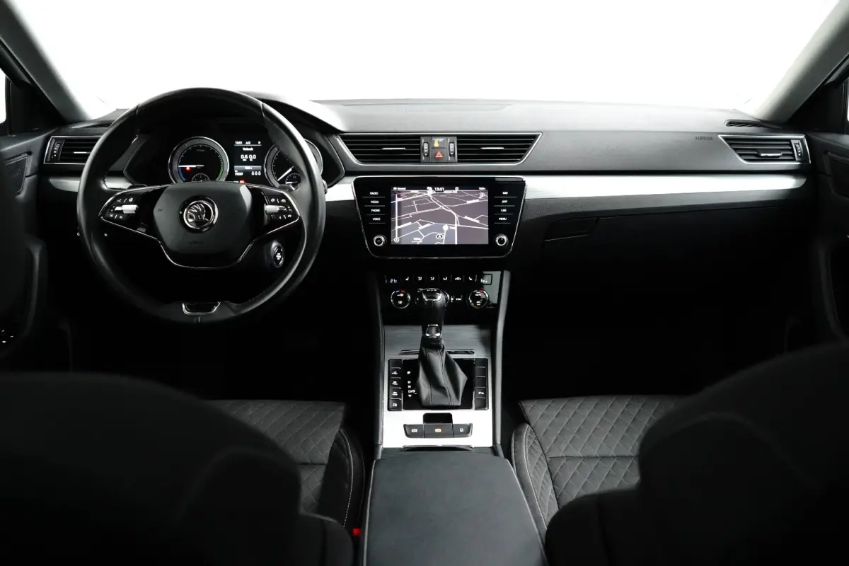 1.4 TSI iV 218PK PHEV DSG-6 Business Edition Plus | PANORAMADAK | STUUR+STOELVERW. | CAMERA | CARPLAY | NAVIGATIE | 18 INCH | CLIMATE CONTROL |