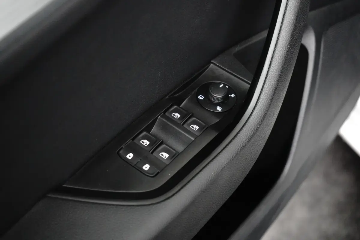 1.4 TSI iV 218PK PHEV DSG-6 Business Edition Plus | PANORAMADAK | STUUR+STOELVERW. | CAMERA | CARPLAY | NAVIGATIE | 18 INCH | CLIMATE CONTROL |