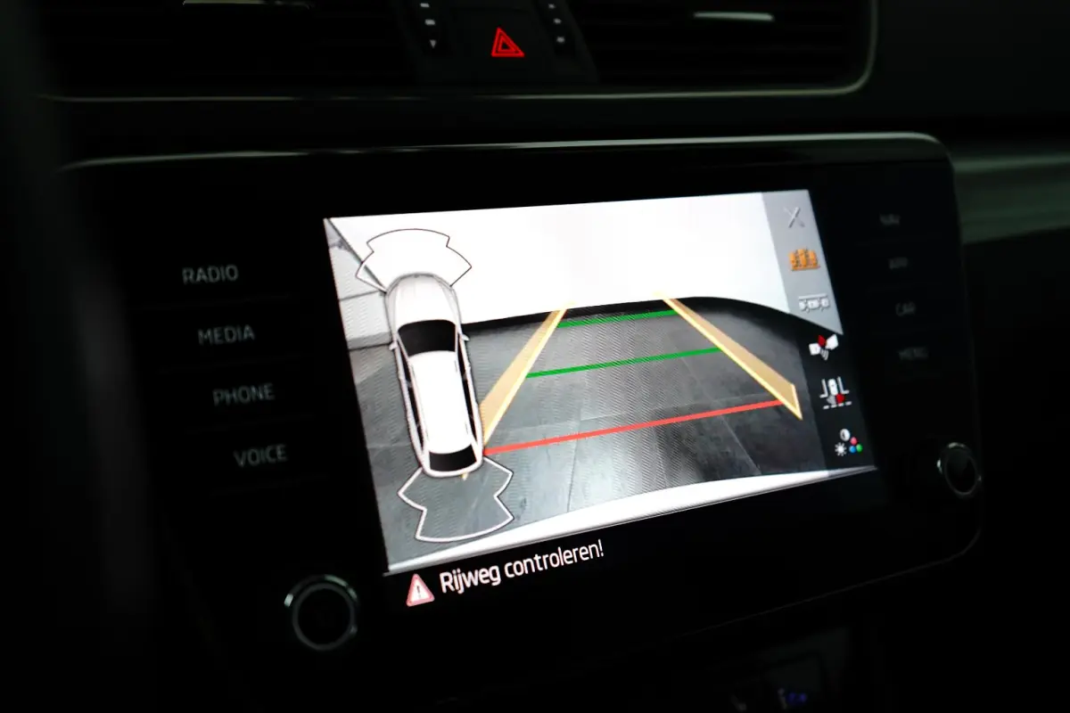 1.4 TSI iV 218PK PHEV DSG-6 Business Edition Plus | PANORAMADAK | STUUR+STOELVERW. | CAMERA | CARPLAY | NAVIGATIE | 18 INCH | CLIMATE CONTROL |