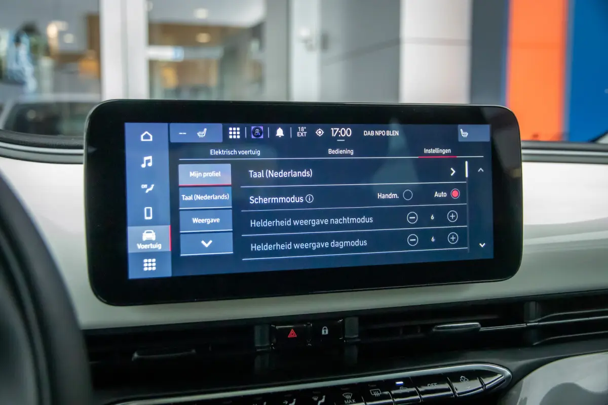 Icon 42 kWh | Achteruitrijcamera | Cruise Control | Keyless start | Parkeersensoren Voor/Achter | Stoelverwarming | Apple Carplay/Android Auto | Achteruitrijcamera | Apple Carplay/Android Au