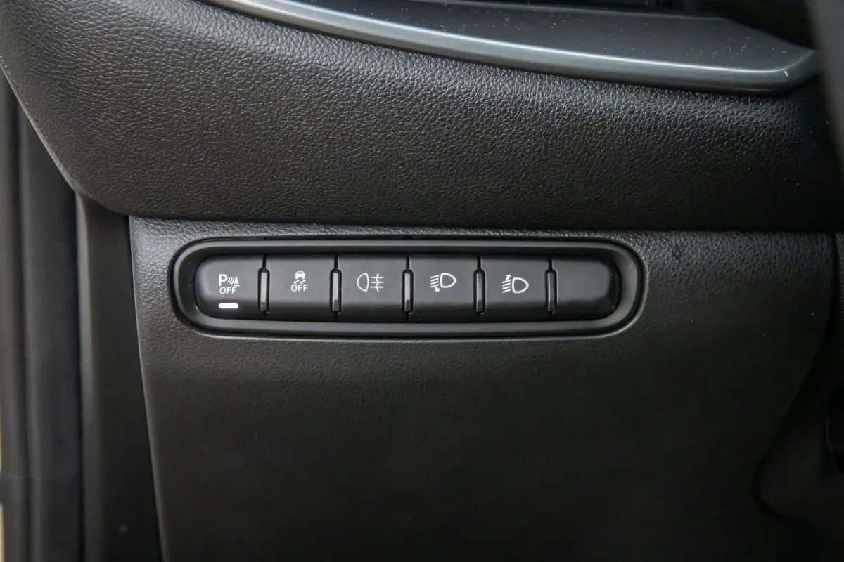 Icon 42 kWh | Achteruitrijcamera | Cruise Control | Keyless start | Parkeersensoren Voor/Achter | Stoelverwarming | Apple Carplay/Android Auto | Achteruitrijcamera | Apple Carplay/Android Au