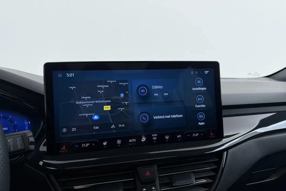 1.0 EcoBoost Hybrid ST Line Style | Panoramadak | CarPlay | Winter Pack | Camera | Adap. Cruise |