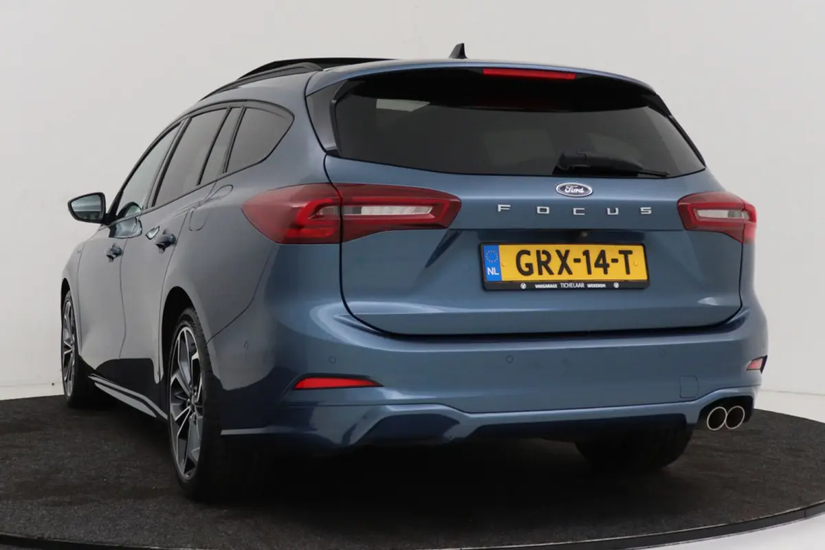 1.0 EcoBoost Hybrid ST Line Style | Panoramadak | CarPlay | Winter Pack | Camera | Adap. Cruise |