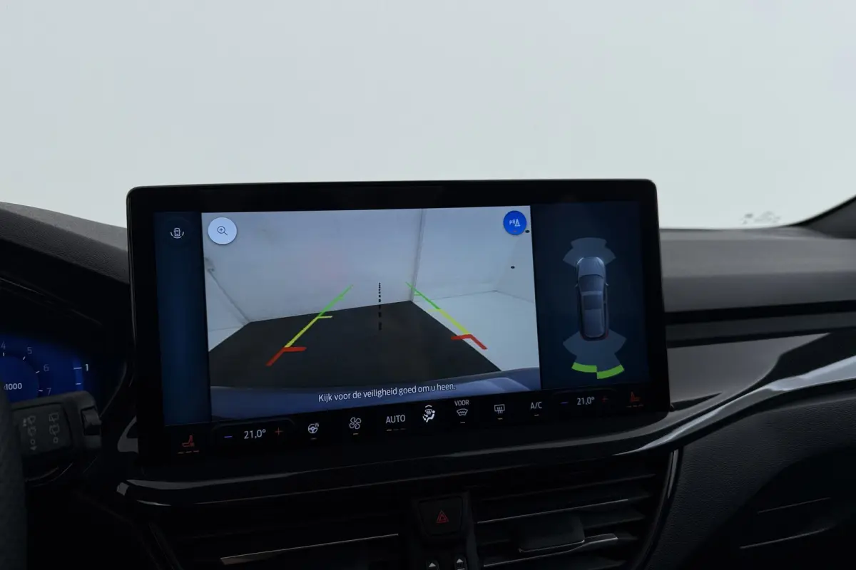 1.0 EcoBoost Hybrid ST Line Style | Panoramadak | CarPlay | Winter Pack | Camera | Adap. Cruise |
