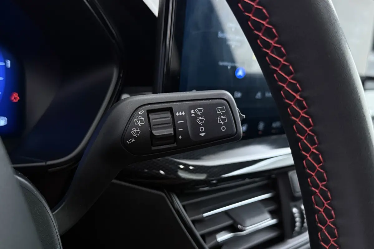 1.0 EcoBoost Hybrid ST Line Style | Panoramadak | CarPlay | Winter Pack | Camera | Adap. Cruise |