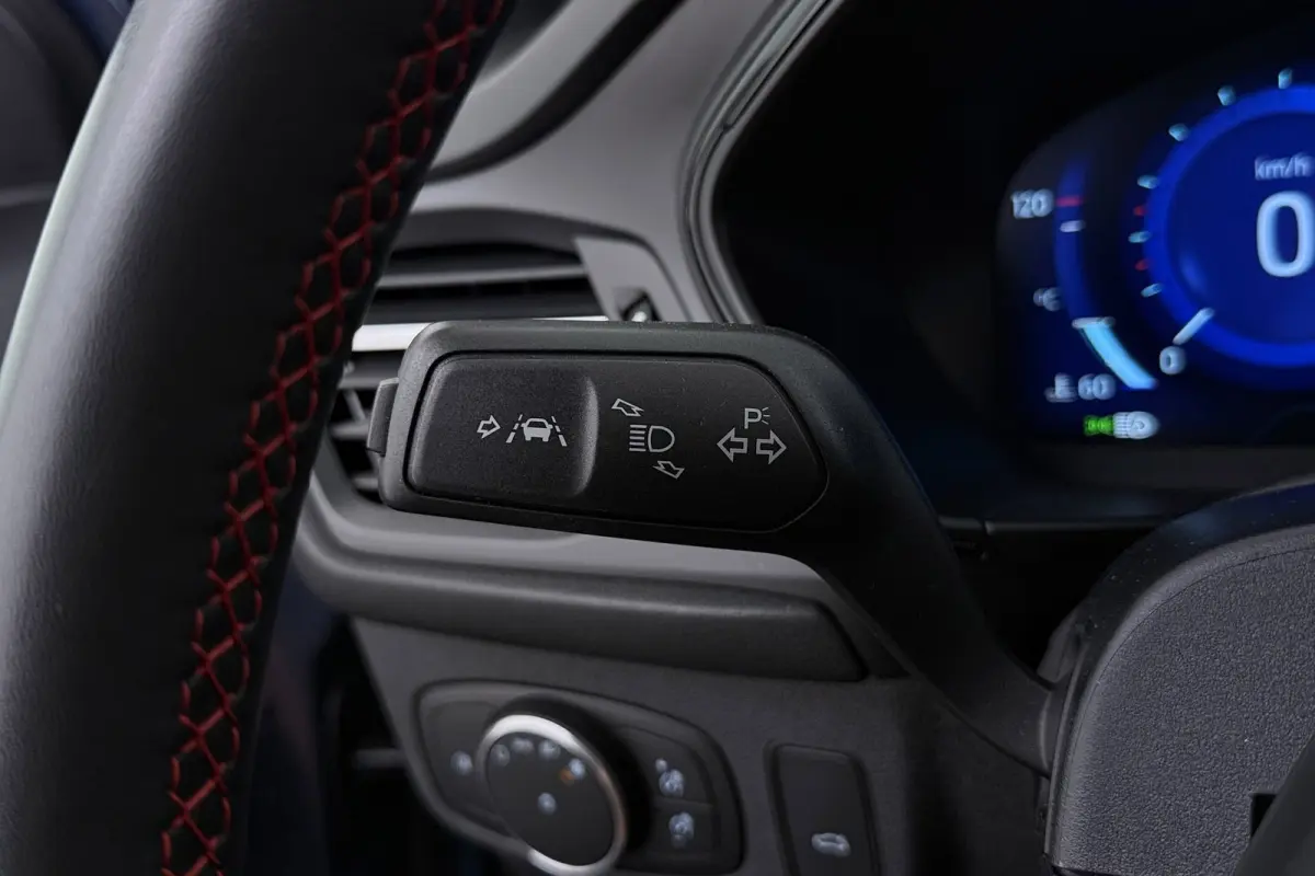1.0 EcoBoost Hybrid ST Line Style | Panoramadak | CarPlay | Winter Pack | Camera | Adap. Cruise |