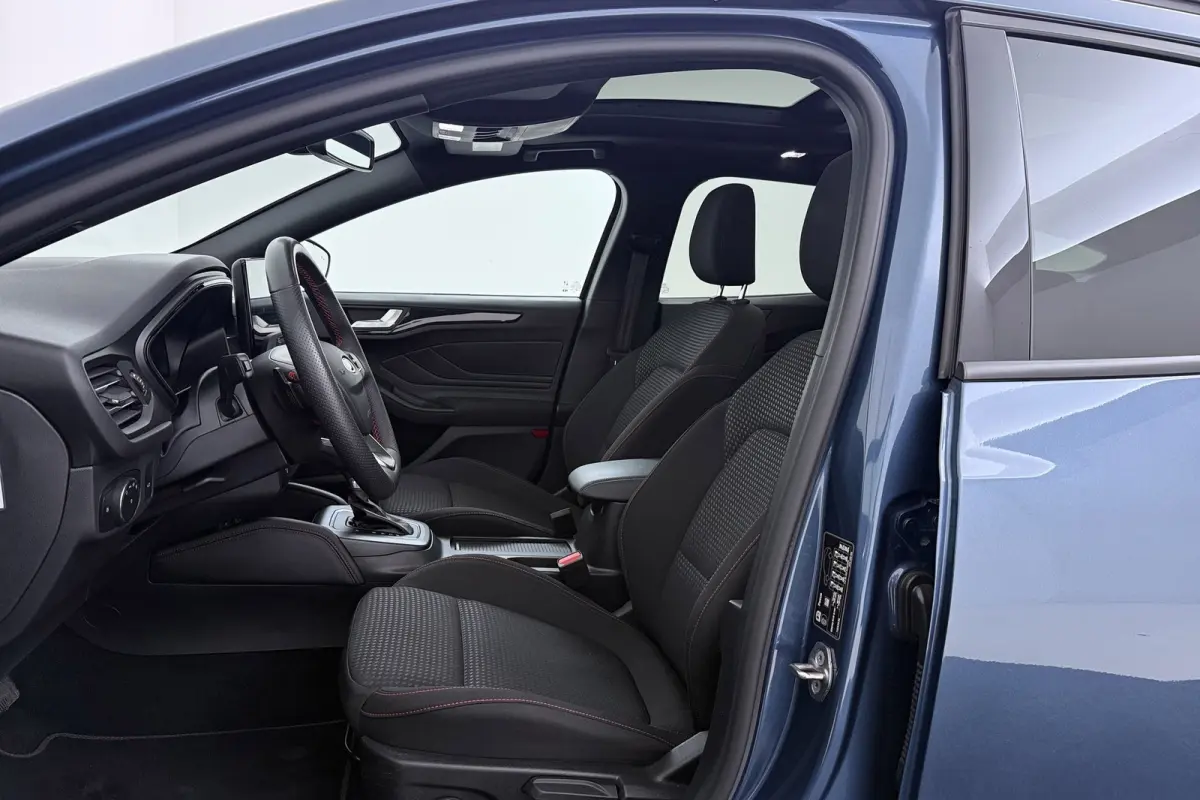 1.0 EcoBoost Hybrid ST Line Style | Panoramadak | CarPlay | Winter Pack | Camera | Adap. Cruise |