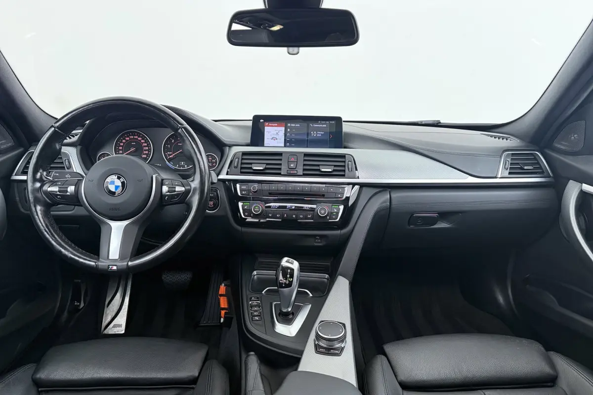 318i High Executive M-Sport | Uitklap Trekhaak | Panoramadak | CarPlay | Harman/Kardon | Stoelverwarming |