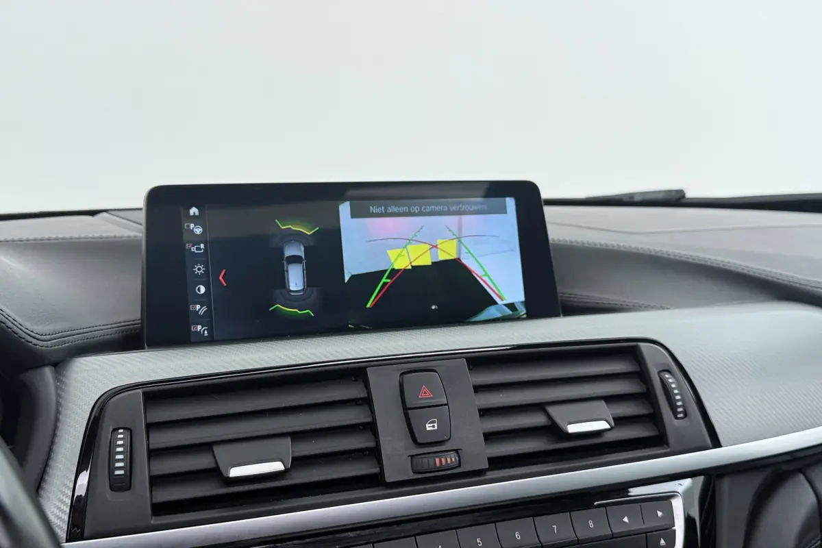 318i High Executive M-Sport | Uitklap Trekhaak | Panoramadak | CarPlay | Harman/Kardon | Stoelverwarming |