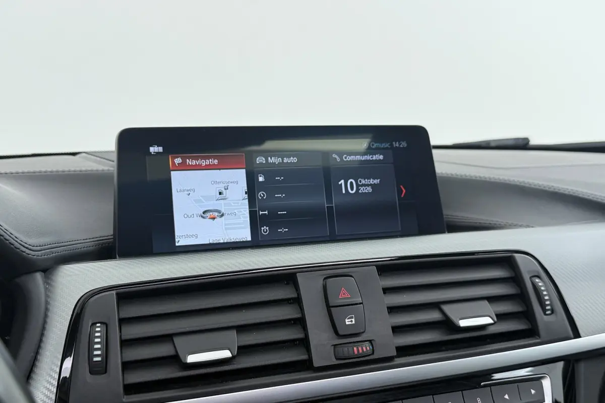318i High Executive M-Sport | Uitklap Trekhaak | Panoramadak | CarPlay | Harman/Kardon | Stoelverwarming |