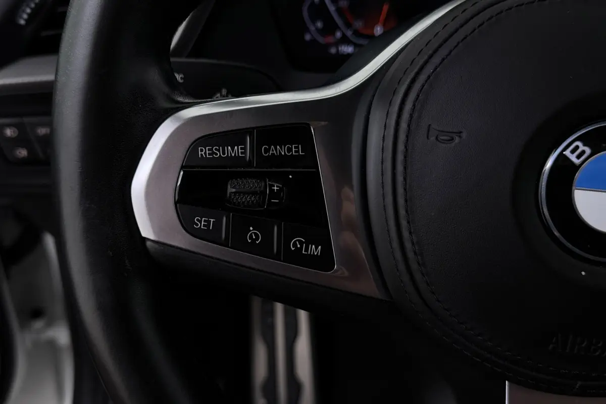 218i Executive Edition M-Sport | Digital Cockpit | Org NL | CarPlay | Camera | Stoelverwarming |