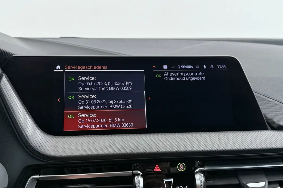 218i Executive Edition M-Sport | Digital Cockpit | Org NL | CarPlay | Camera | Stoelverwarming |