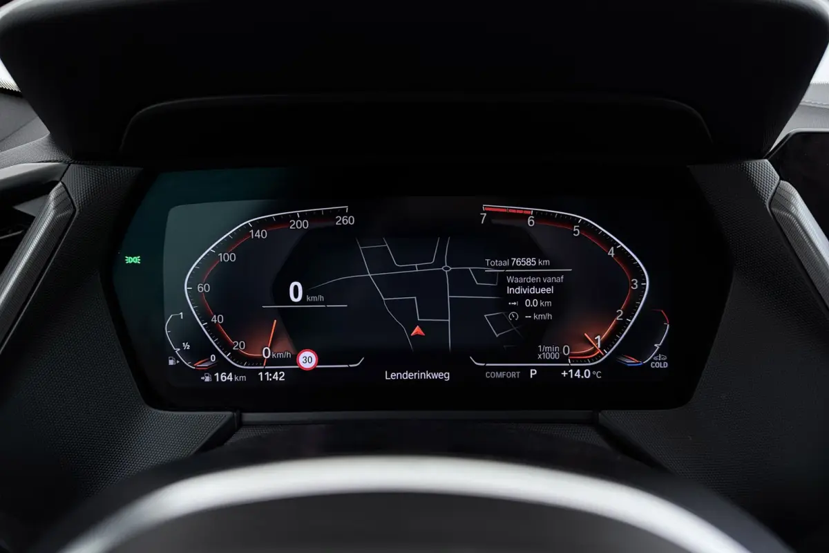 218i Executive Edition M-Sport | Digital Cockpit | Org NL | CarPlay | Camera | Stoelverwarming |