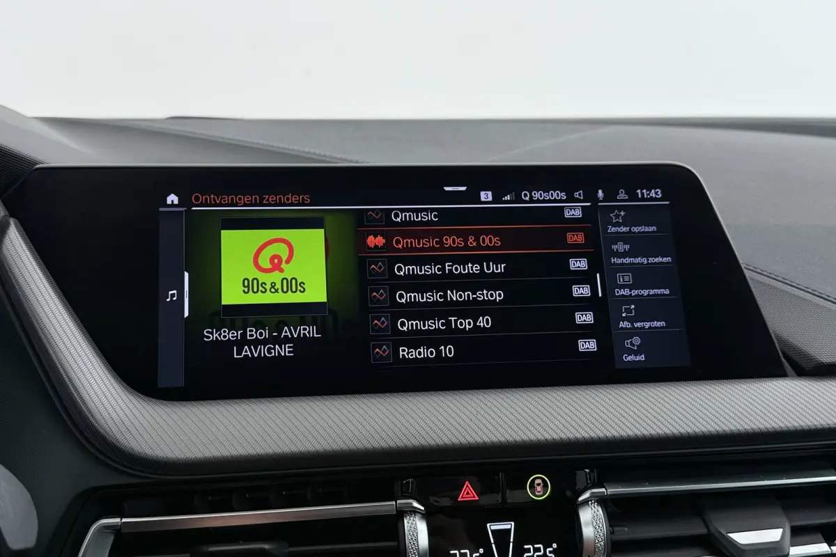 218i Executive Edition M-Sport | Digital Cockpit | Org NL | CarPlay | Camera | Stoelverwarming |