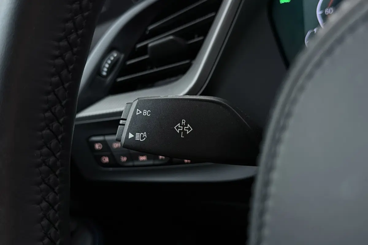 218i Executive Edition M-Sport | Digital Cockpit | Org NL | CarPlay | Camera | Stoelverwarming |