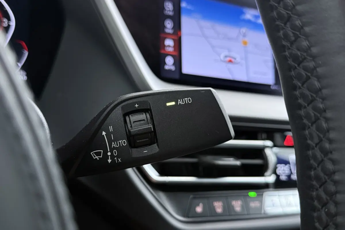 218i Executive Edition M-Sport | Digital Cockpit | Org NL | CarPlay | Camera | Stoelverwarming |