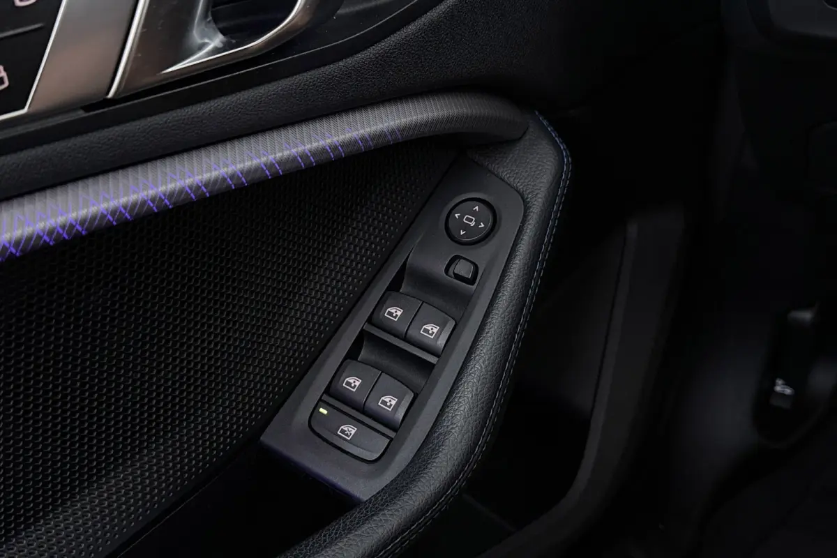 218i Executive Edition M-Sport | Digital Cockpit | Org NL | CarPlay | Camera | Stoelverwarming |
