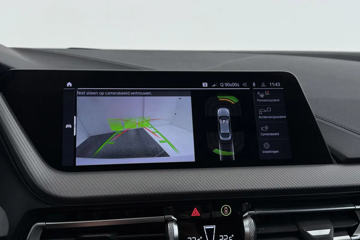 218i Executive Edition M-Sport | Digital Cockpit | Org NL | CarPlay | Camera | Stoelverwarming |