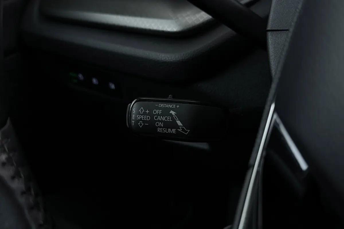 1.0 e-TSI Business Edition | Digital Cockpit | CarPlay | Navigatie | PDC | Adap. Cruise |