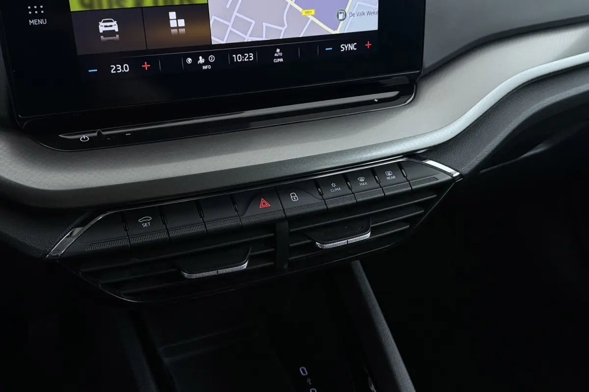 1.0 e-TSI Business Edition | Digital Cockpit | CarPlay | Navigatie | PDC | Adap. Cruise |