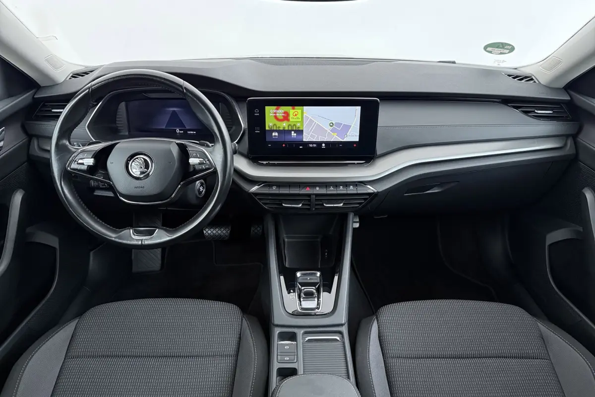 1.0 e-TSI Business Edition | Digital Cockpit | CarPlay | Navigatie | PDC | Adap. Cruise |