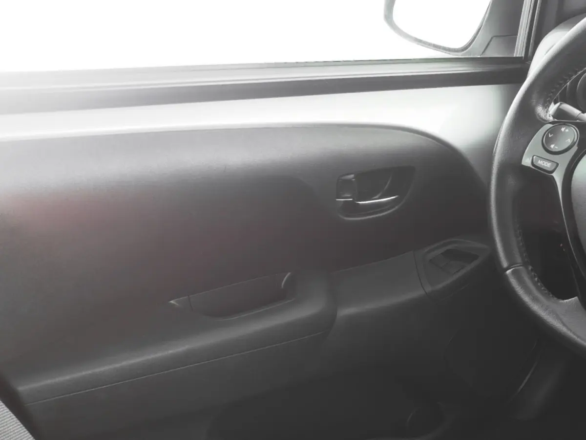 1.0 VVT-i x-play | AIRCO | CAMERA | CARPLAY !