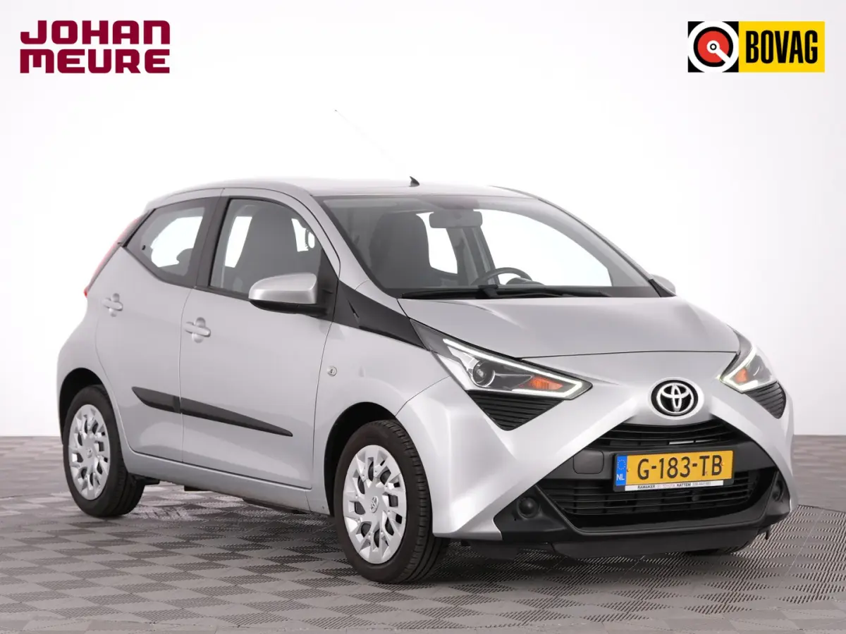 1.0 VVT-i x-play | AIRCO | CAMERA | CARPLAY !