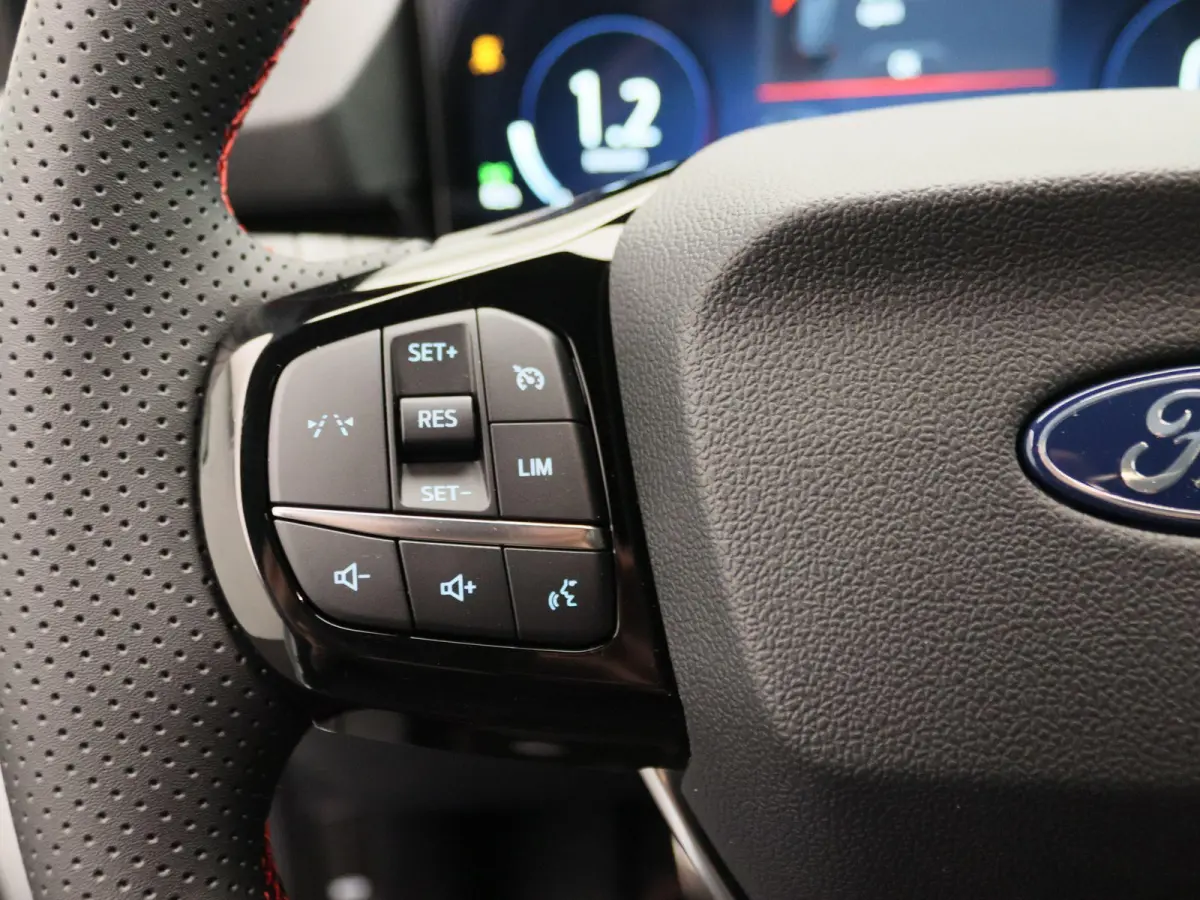 1.0 EcoBoost ST-Line | UIT VOORRAAD LEVERBAAR | Winter Pack | Keyless Entry | Elektrische achterklep |