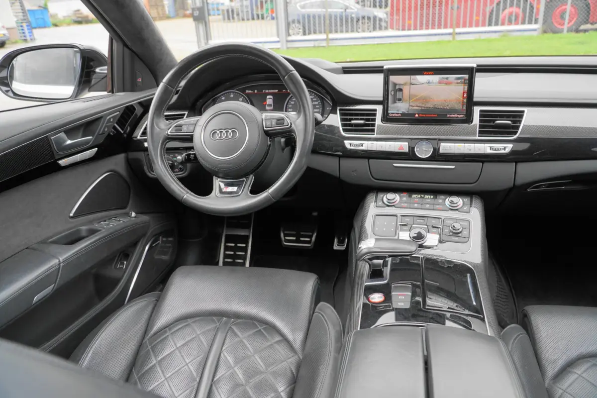 4.0 TFSI S8 plus quattro Pro Line+ 605 PK