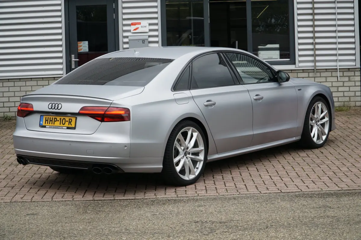 4.0 TFSI S8 plus quattro Pro Line+ 605 PK