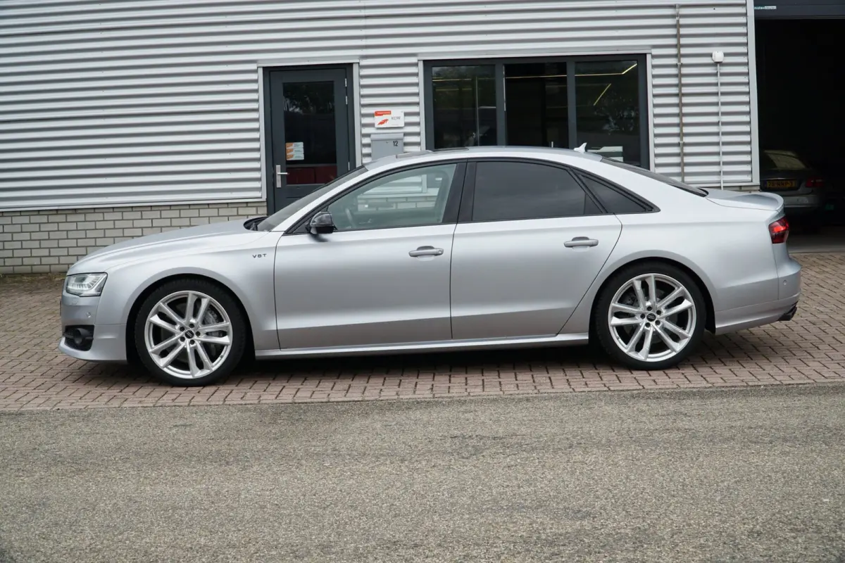 4.0 TFSI S8 plus quattro Pro Line+ 605 PK