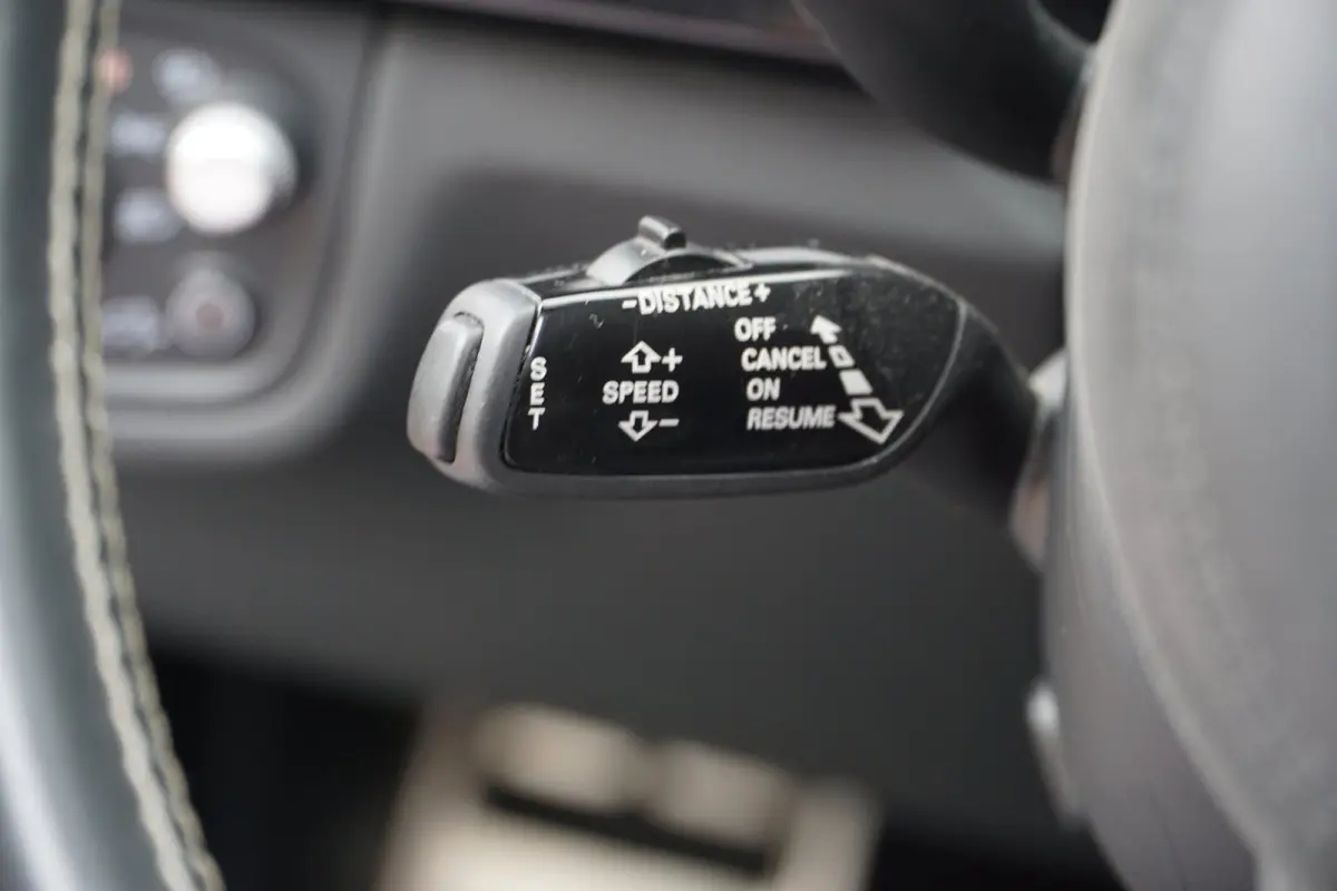 4.0 TFSI S8 plus quattro Pro Line+ 605 PK